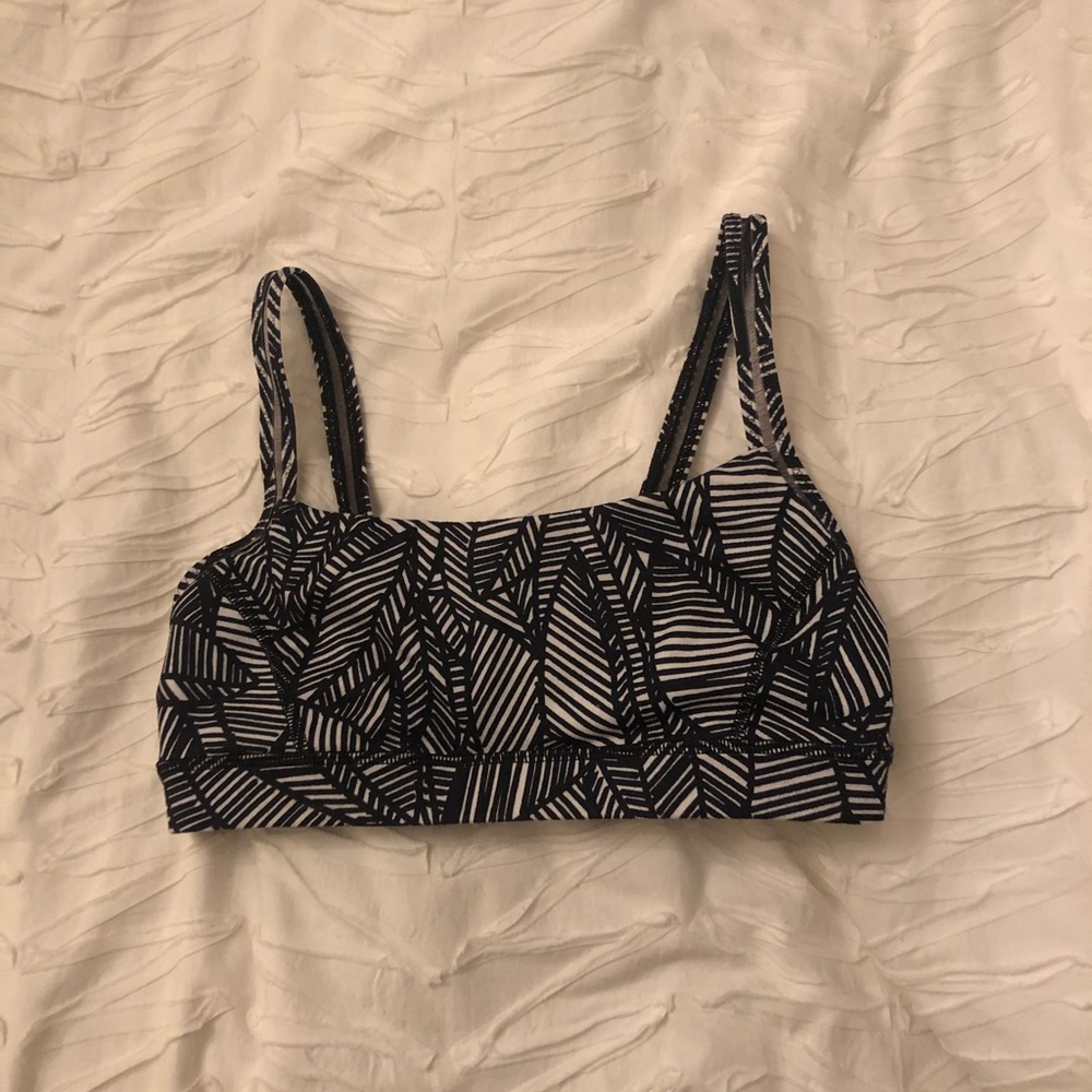 Lululemon sports bra - size 6